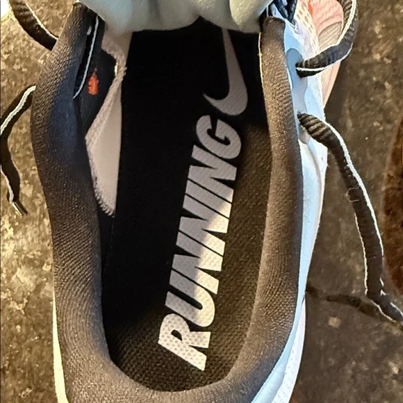 Nike React escape rn running shoes in lavender, light blue, orange and black. - Picture 3 of 9